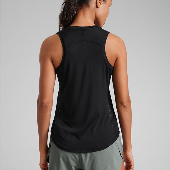⭐️ CRZ YOGA Ultralight Hip Length Racerback Tank - Picture 2 of 6